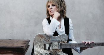 ARCHIVIO – La grande cantautrice americana Lucinda Williams apre “Buscadero Day”