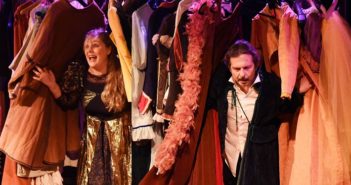 ARCHIVIO – “I Luoghi dell’Adda”: a Imbersago “Mezzanotte per amar” di Teatro Scientifico, spettacolo semiserio che parla d’amore