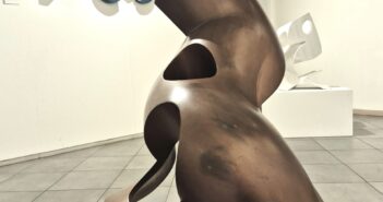 Paolo Schiavocampo, un secolo di sguardo sullo spazio. A Palazzo delle Paure la mostra “Vedere lo spazio e misurare il vuoto”